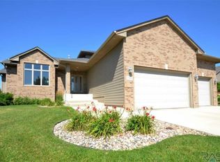 1308 W Stonegate Dr, Sioux Falls, SD 57108