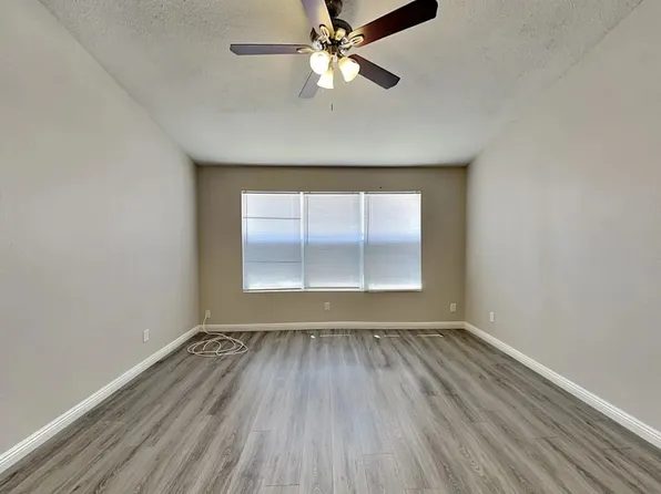 8201 W Country Gables Dr, Peoria, AZ 85381