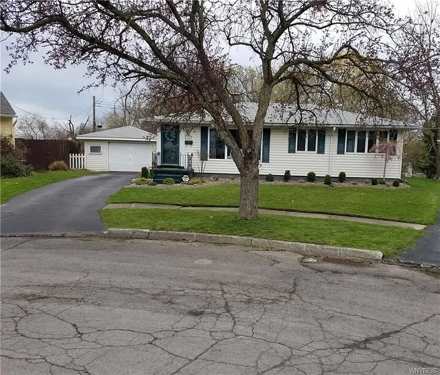 127 Bridlewood Dr photo 1