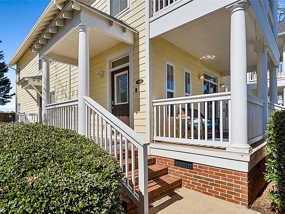 4th image of 105 Woodside Cir APT B