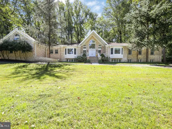 408 Creek Rd, Moorestown, NJ 08057