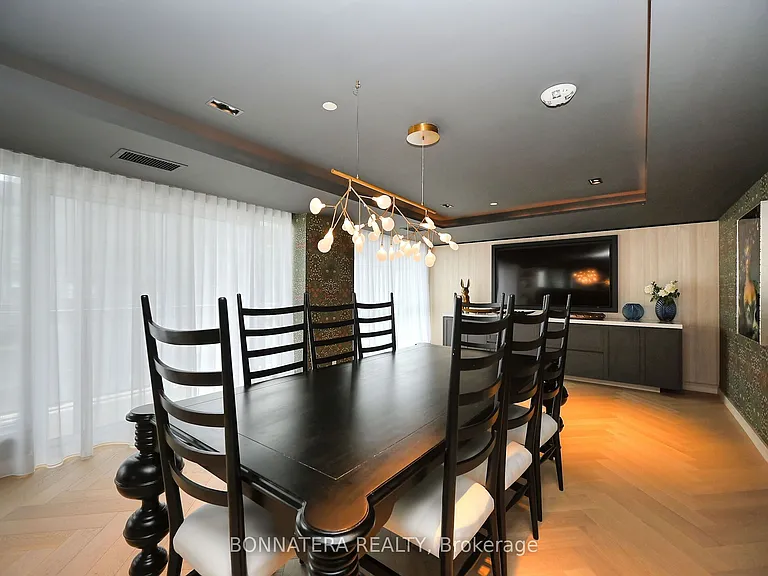 405 Dundas St W #319 — Photo 44