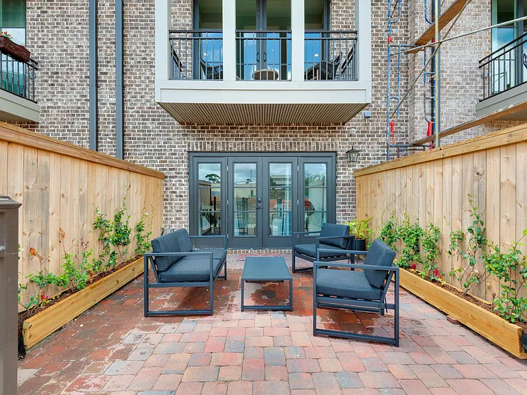314 W Romana St — Photo 25