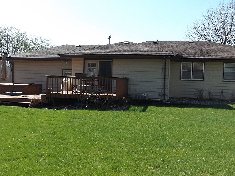 2nd image of 7209 Maple Dr