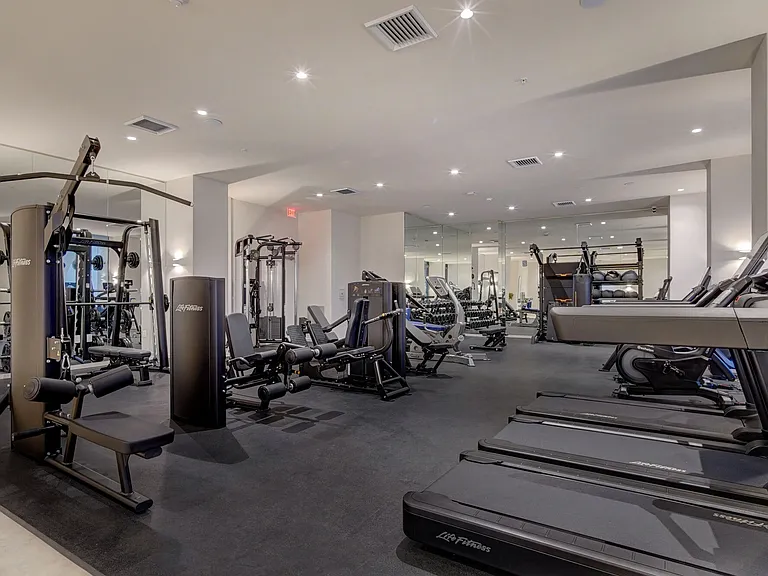 Metro Edgewater apartments community photo