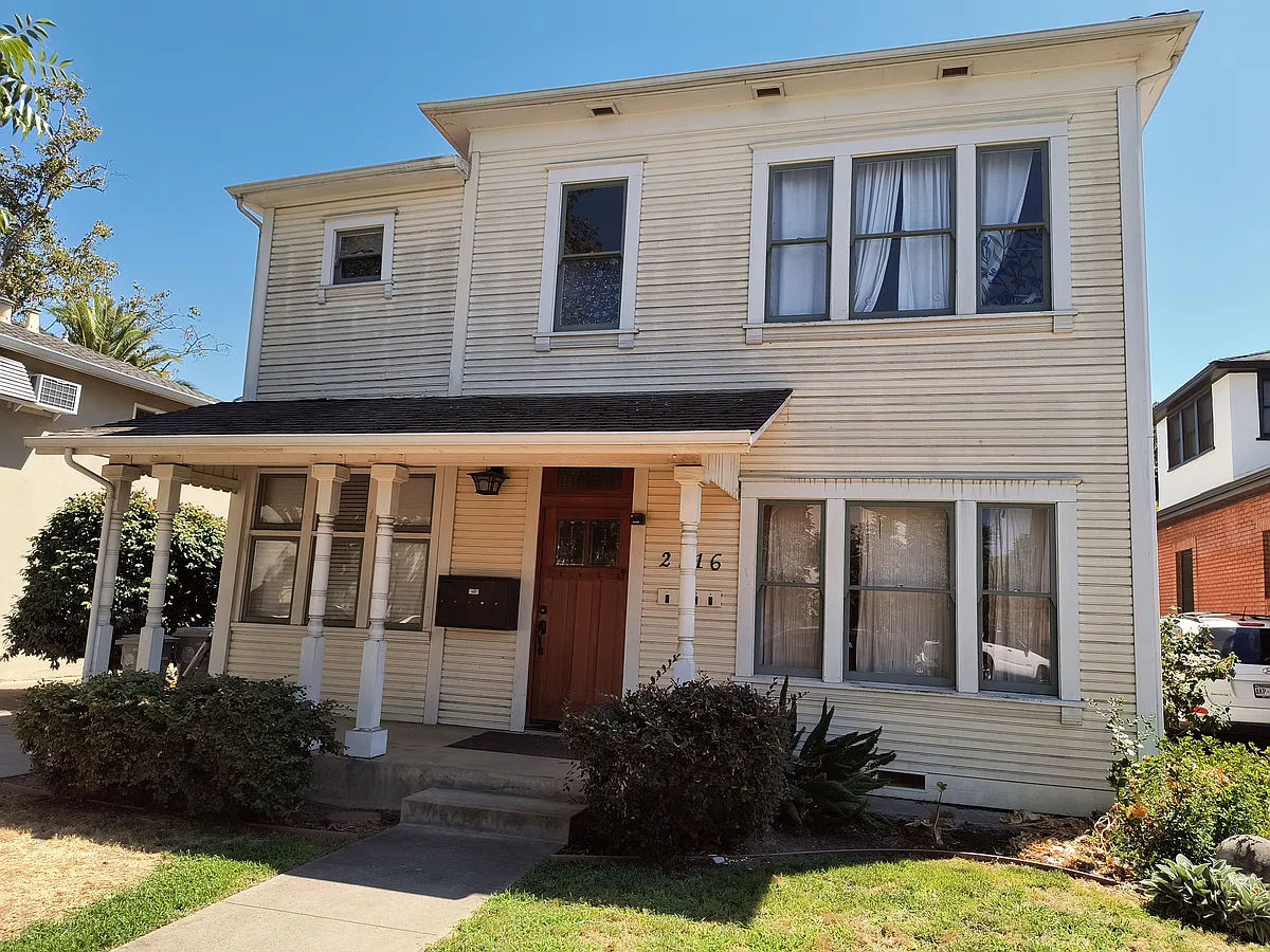 Building Photo - 2716 S St #2