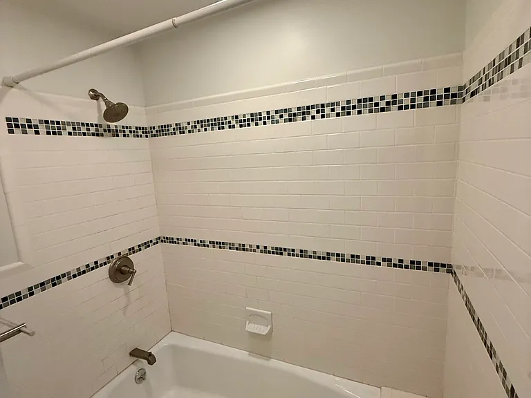 48 Lambert Ave — Photo 7