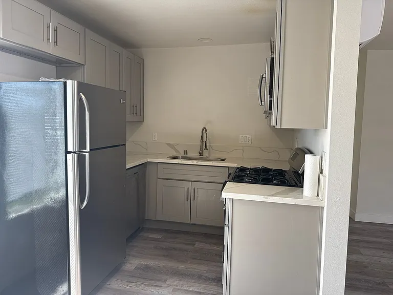 4553 Texas St — Photo 38