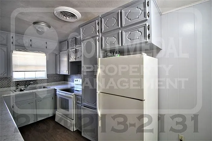 708 W Washington Ave — Photo 10