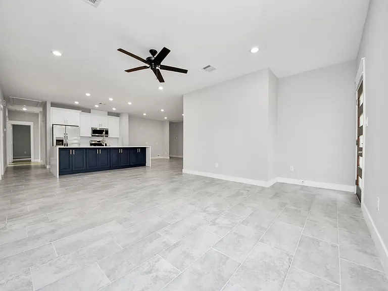 1307 Laskey St — Photo 12