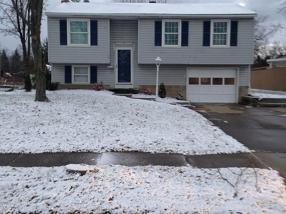 1st image of 19 Camrose Dr