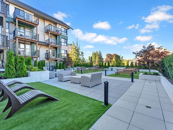 4th image of 45754 Wellington Ave #307