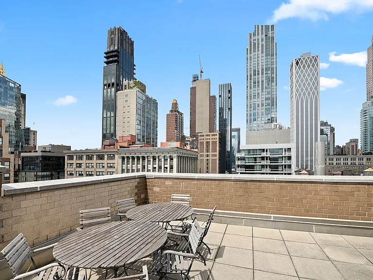 111 E 30th St #8B — Photo 12