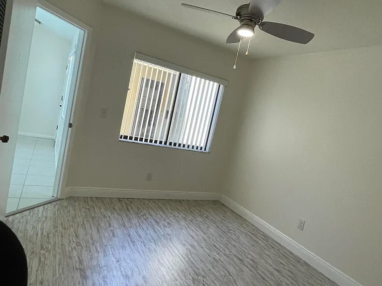 613 Manatee Dr — Photo 24