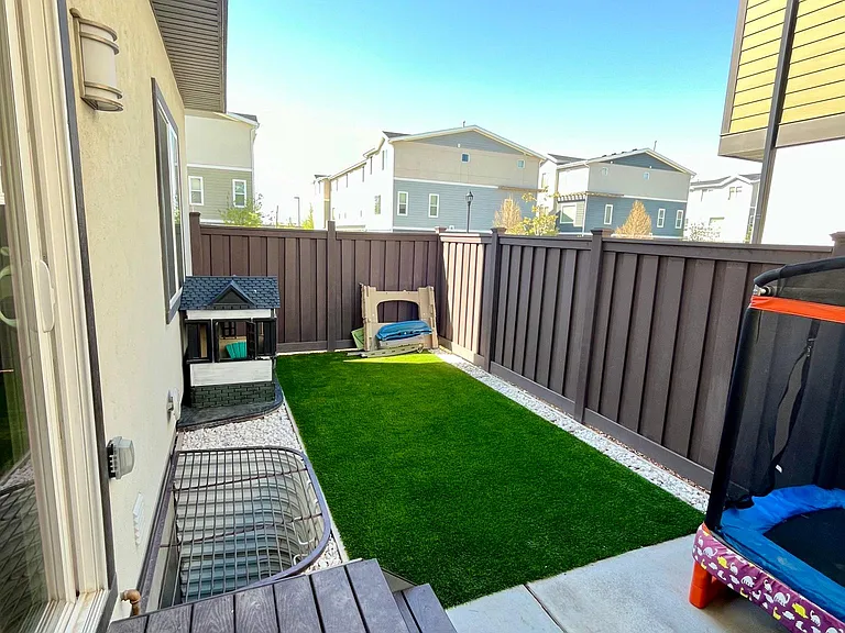 636 W Life Dr — Photo 27