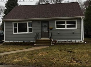 4004 Grant Rd, Kenosha, WI 53142
