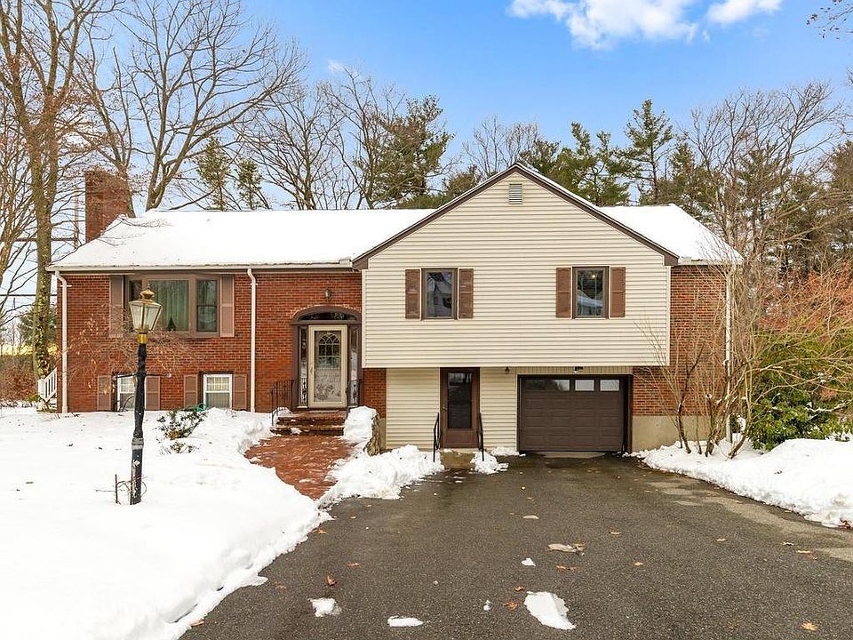 1st image of 10 Tedford Ln