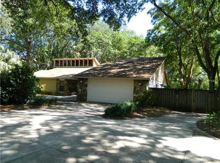 2705 Spring Green Dr, Lutz, FL 33559