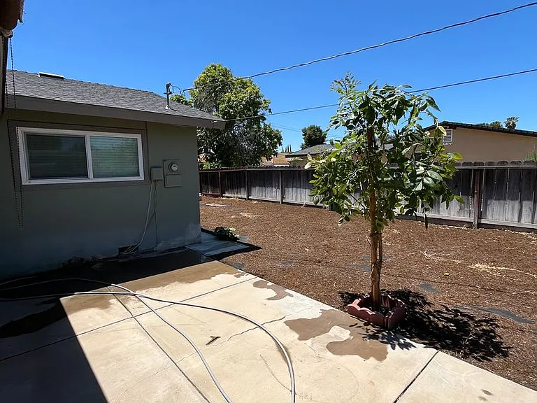 401 N Santa Ana St — Photo 20