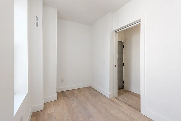 Rented by Nooklyn NYC LLC | media 30