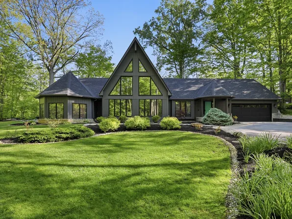 940 Tillson Dr, Zionsville, IN 46077