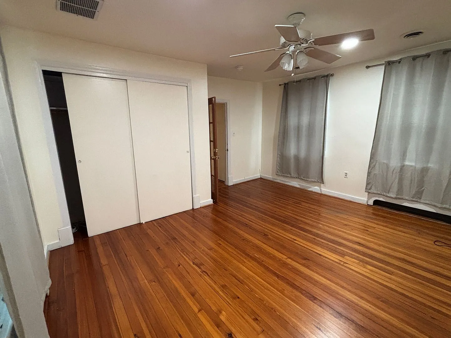 1 bed, 1.0 bath, 900 sqft, $1,695 — Photo 3