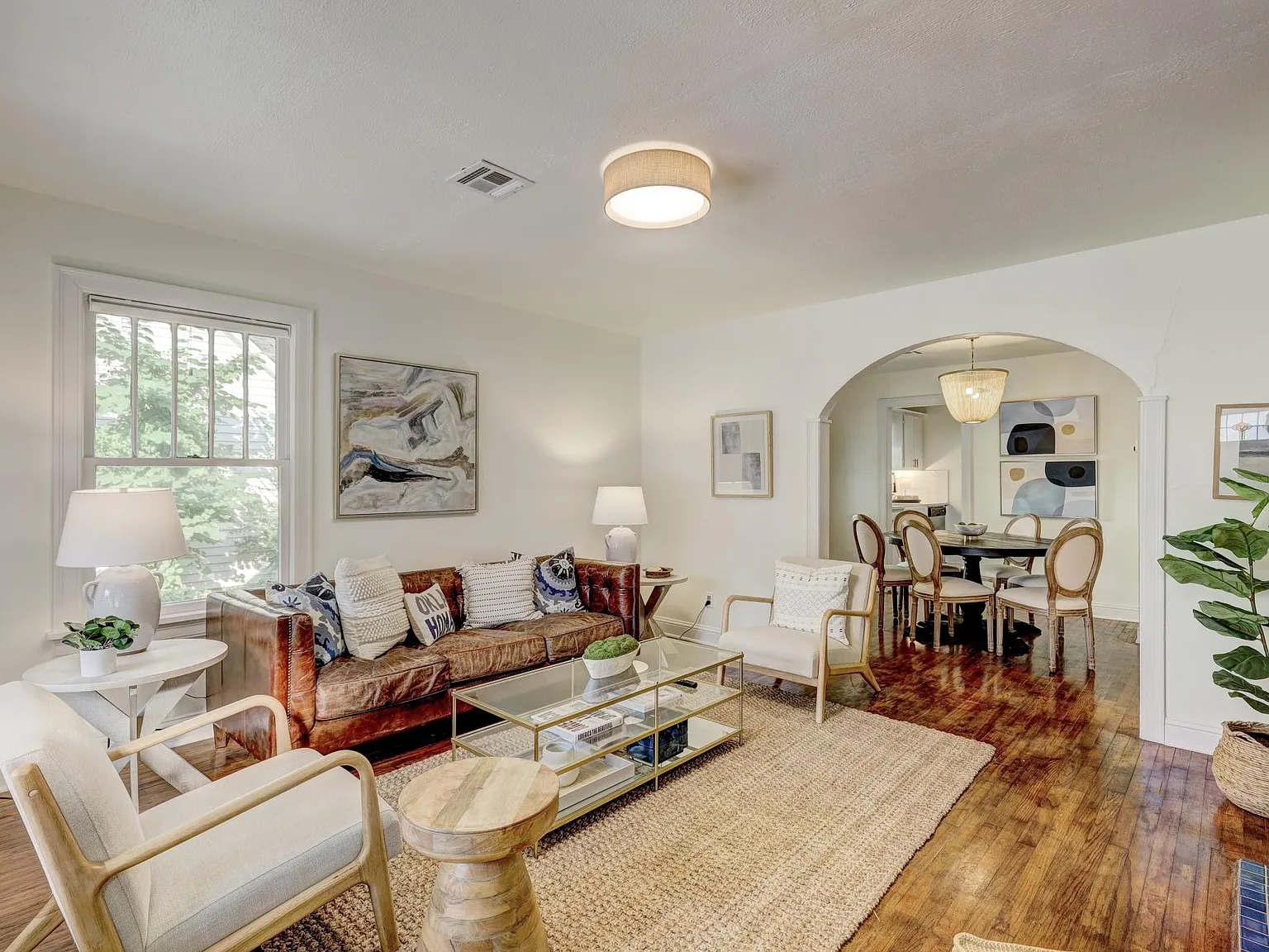 3 bed, 1300 sqft, $3,000 — Photo 3