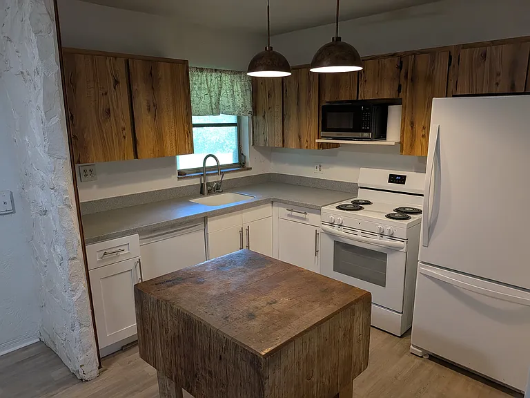 10981 Village Green Ave — Photo 7