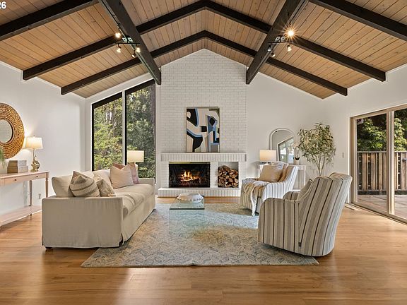 5th image of 560 Milburn Ct