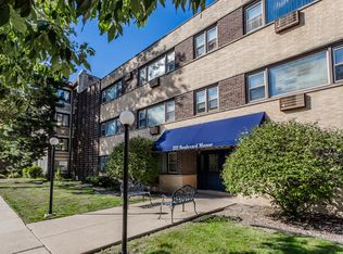222 Washington Blvd APT 104, Oak Park, IL 60302