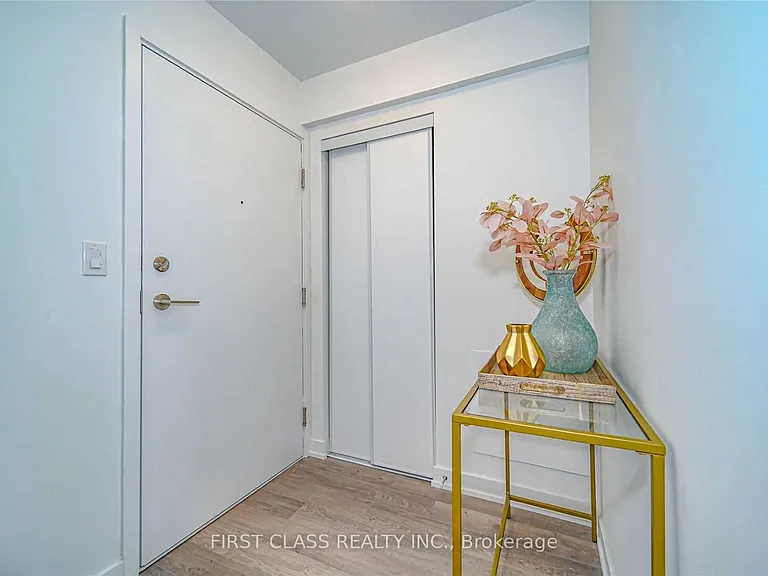 181 Huron St #805 — Photo 5