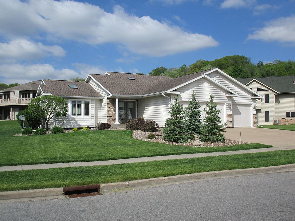 1st image of 100 E Larkspur Ln