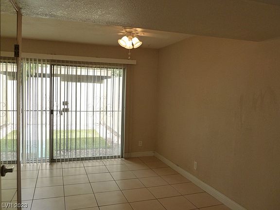 3rd image of 706 Fernwood Ln