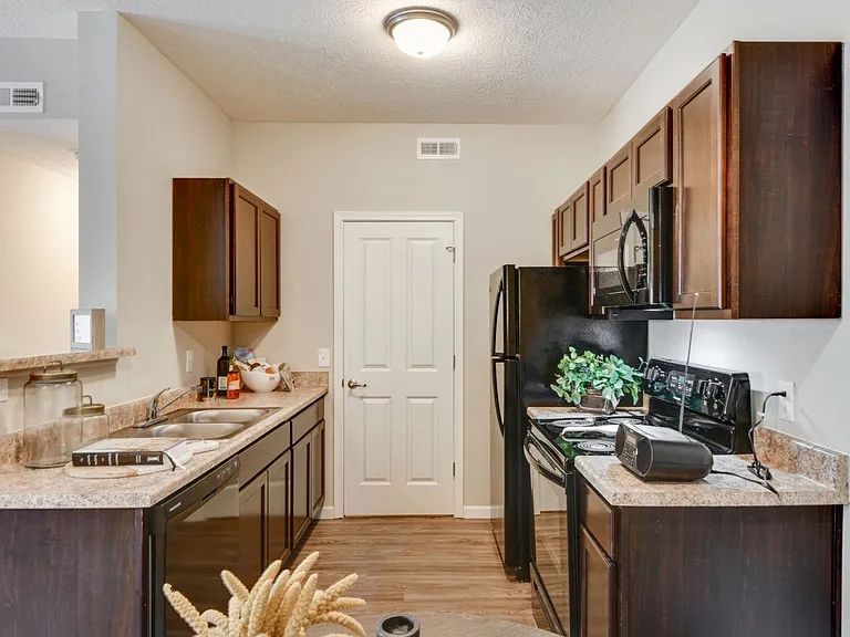 Austin Place Apartments — Photo 6