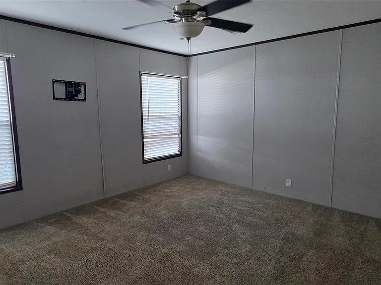 2571 Lee Turner Rd — Photo 14