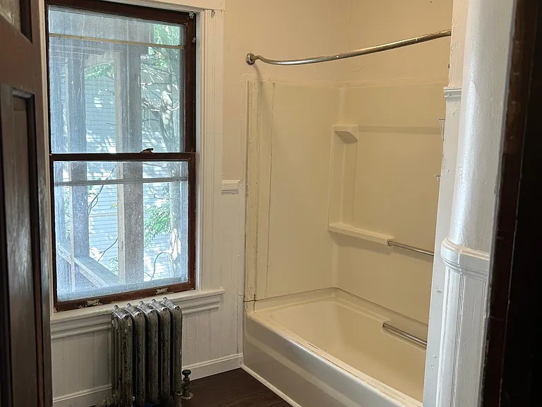 130 Vernon St #1 — Photo 9