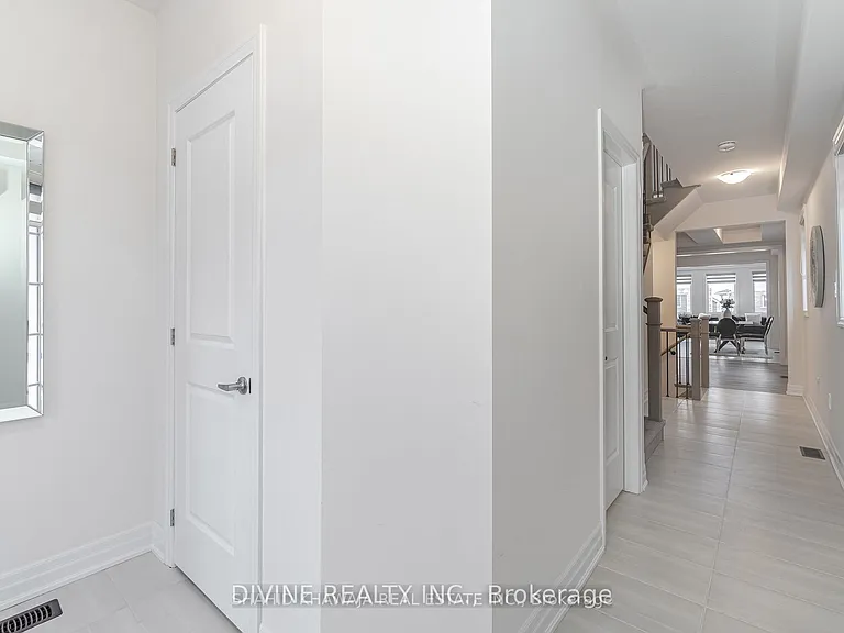 9241 White Oak Ave — Photo 5