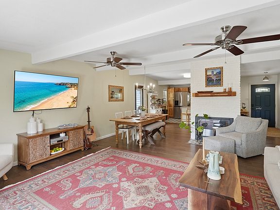 3rd image of 8255 Longford Dr