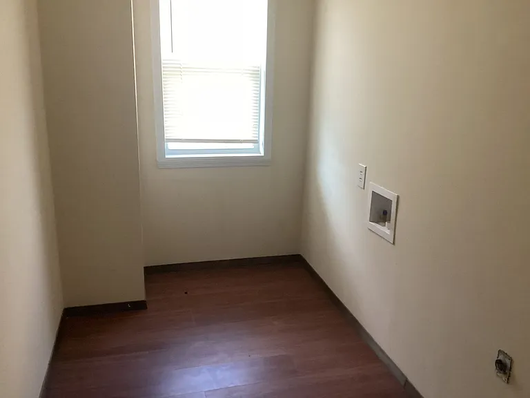 1107 Walnut St — Photo 9