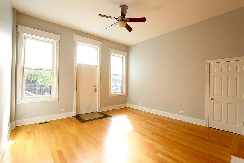 Building Photo - 1914 S Throop St #1F