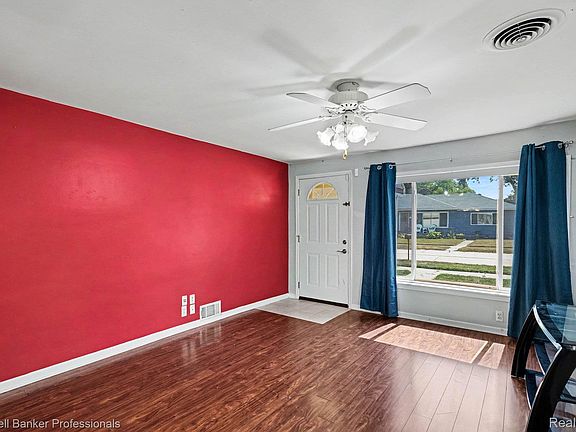 3rd image of 20409 Colman St