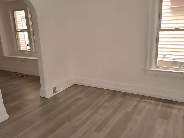433 Cottage St — Photo 4