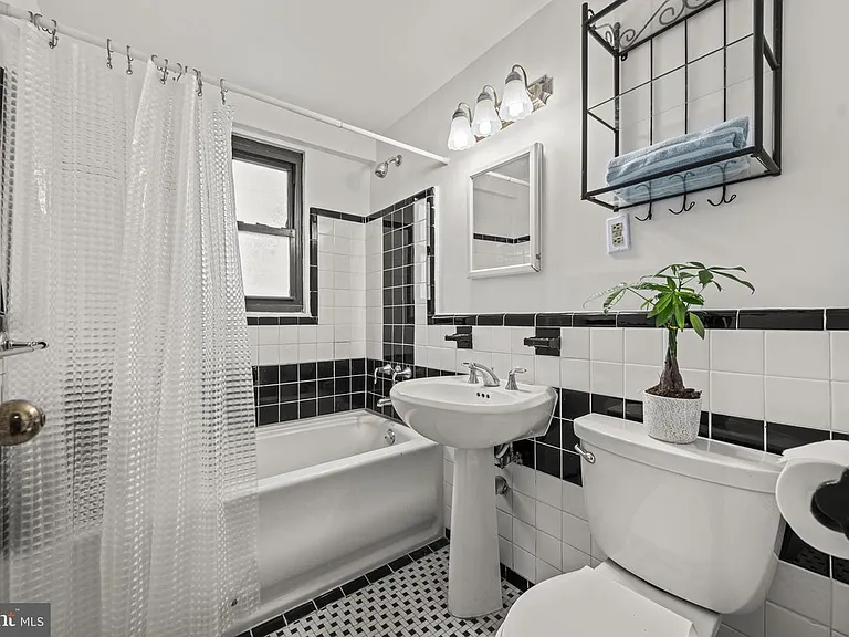 2141 I St NW #708 — Photo 7