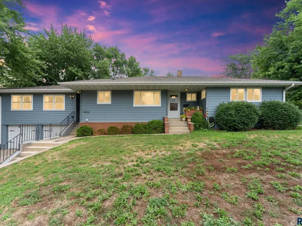 1024 3rd St, Garretson, SD 57030