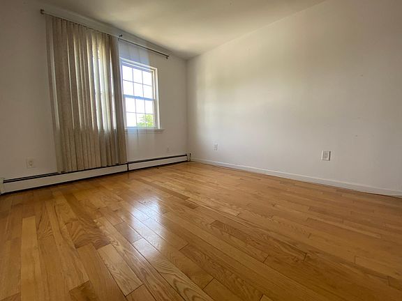 5th image of 14720 Cherry Ave #3F