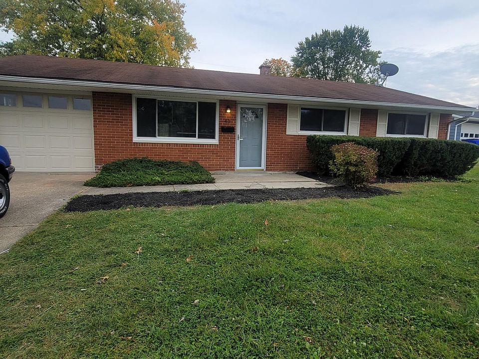 1st image of 40 Essex Ct