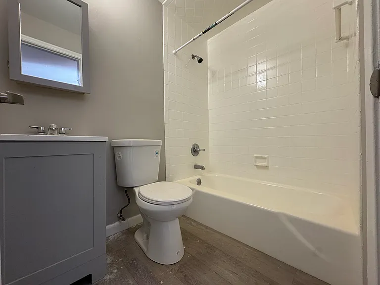 12-108 Willard St — Photo 6