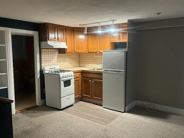 Studio, 350 sqft, $1,925 — Photo 2