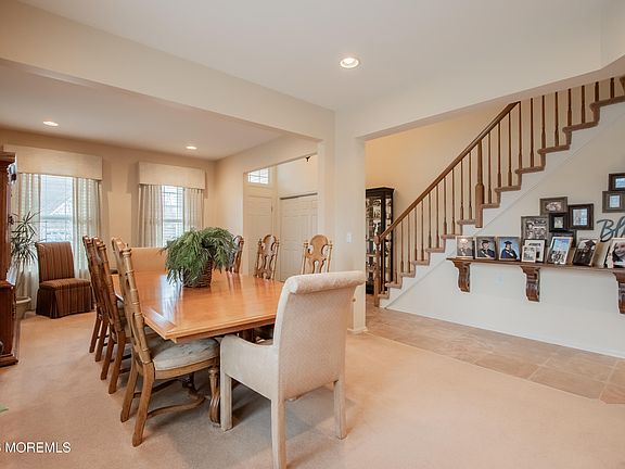 5th image of 250 Rolling Meadows Boulevard N