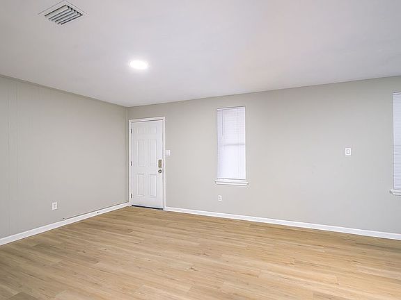 5th image of 1533 S Bronough St APT A